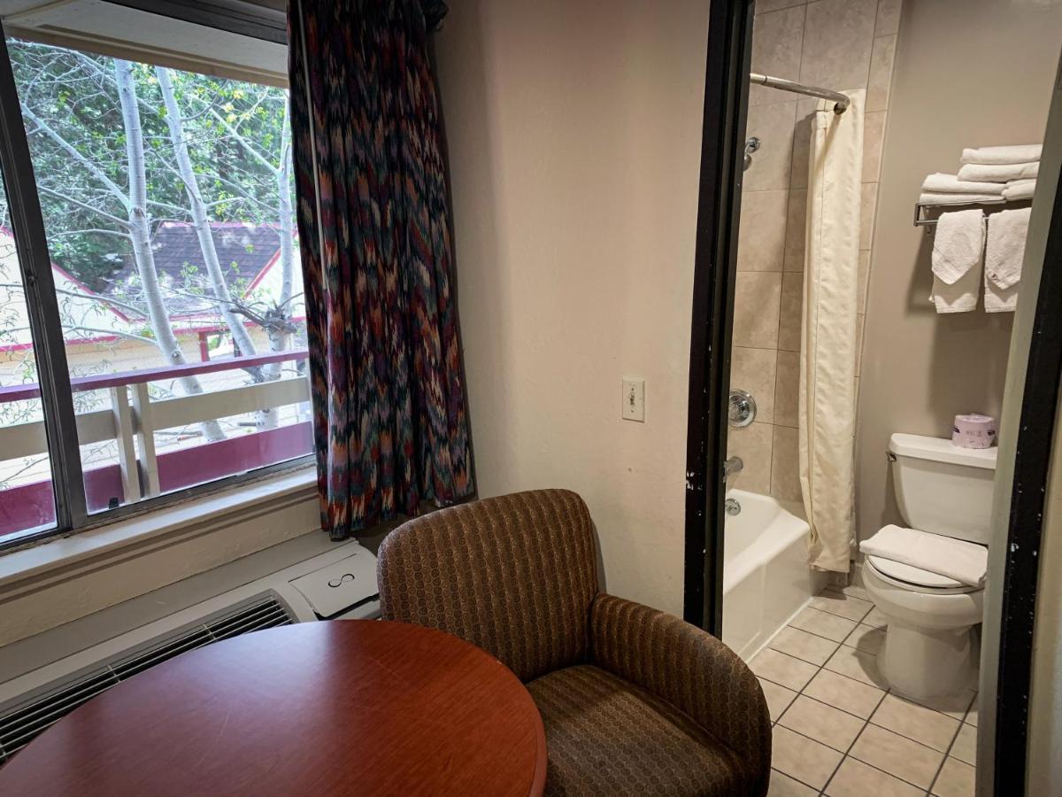 Ventura Grand Inn Mammoth Lakes Exteriör bild